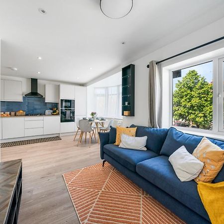 Newly Refurbished 2 Bed Flat Appartement Mill Hill Buitenkant foto