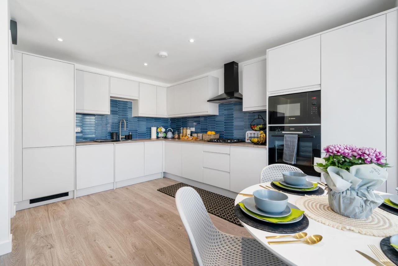 Newly Refurbished 2 Bed Flat Appartement Mill Hill Buitenkant foto