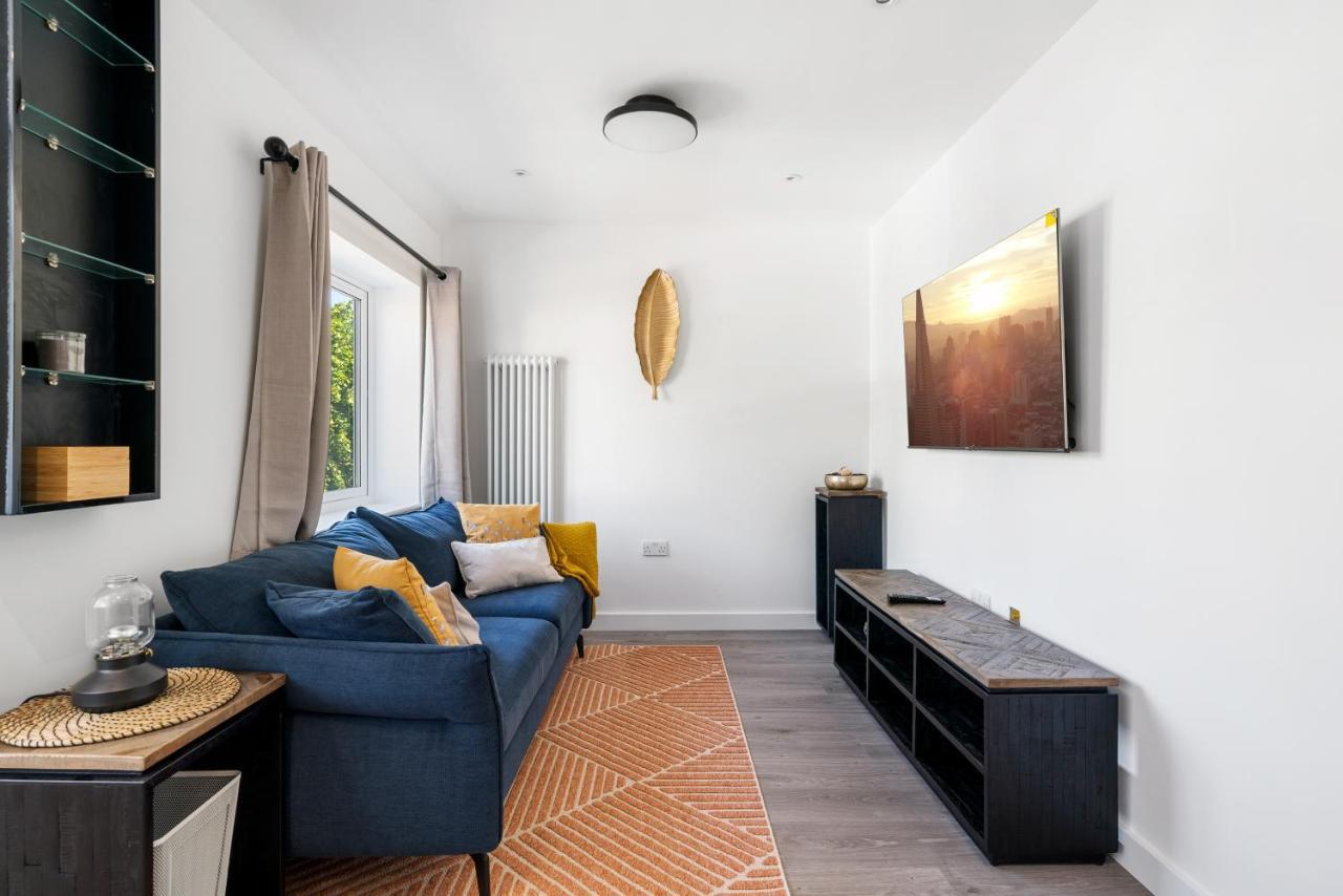 Newly Refurbished 2 Bed Flat Appartement Mill Hill Buitenkant foto