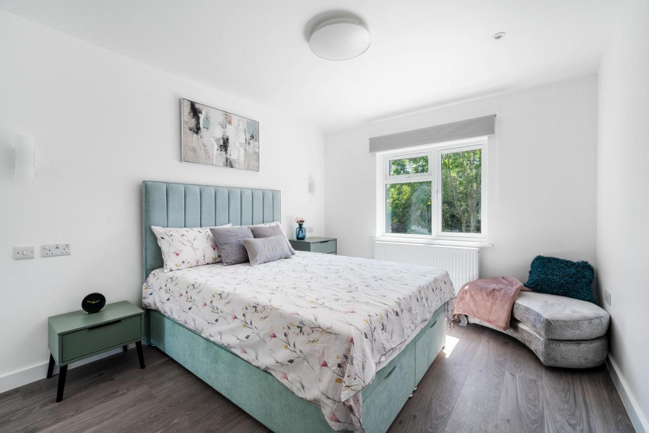 Newly Refurbished 2 Bed Flat Appartement Mill Hill Buitenkant foto