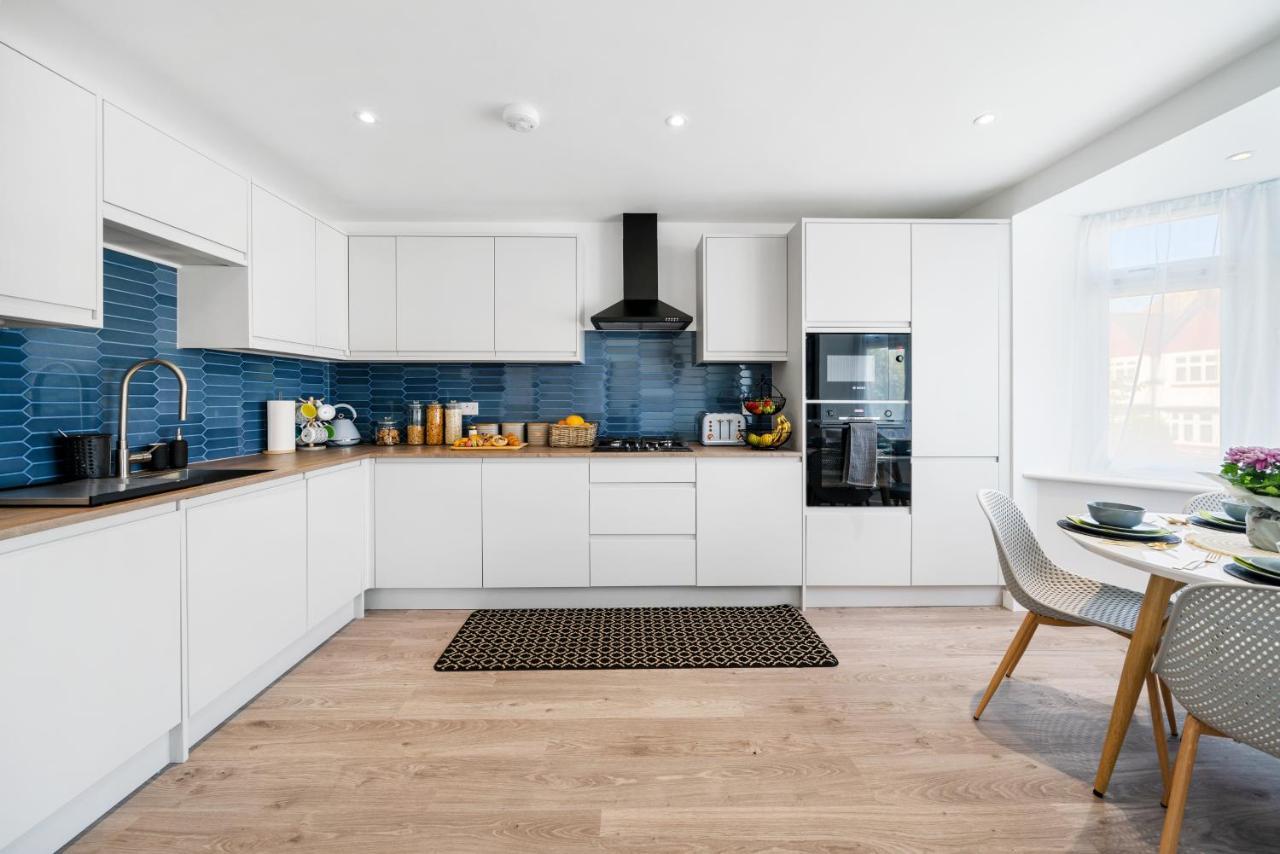 Newly Refurbished 2 Bed Flat Appartement Mill Hill Buitenkant foto