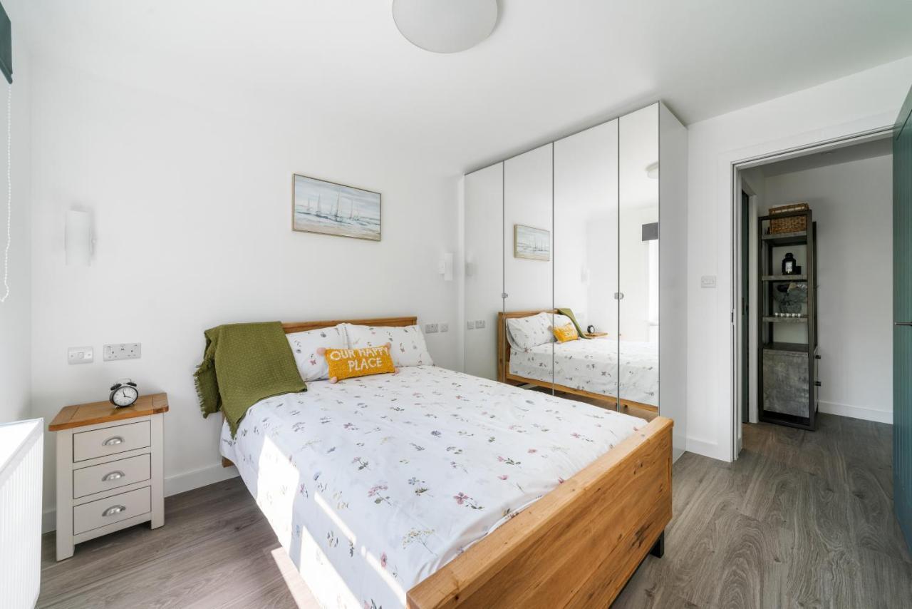 Newly Refurbished 2 Bed Flat Appartement Mill Hill Buitenkant foto