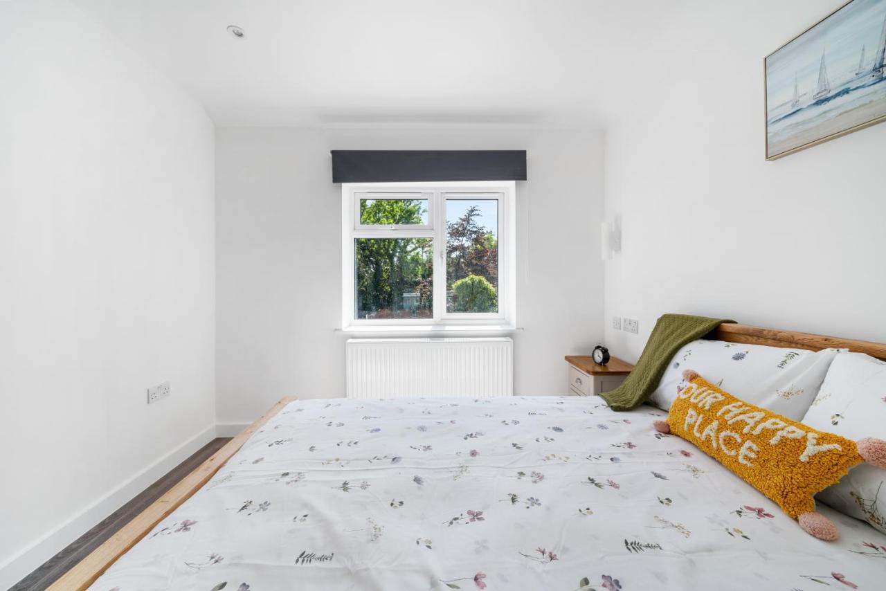 Newly Refurbished 2 Bed Flat Appartement Mill Hill Buitenkant foto