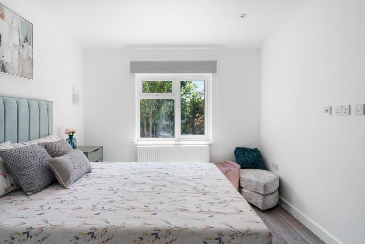 Newly Refurbished 2 Bed Flat Appartement Mill Hill Buitenkant foto