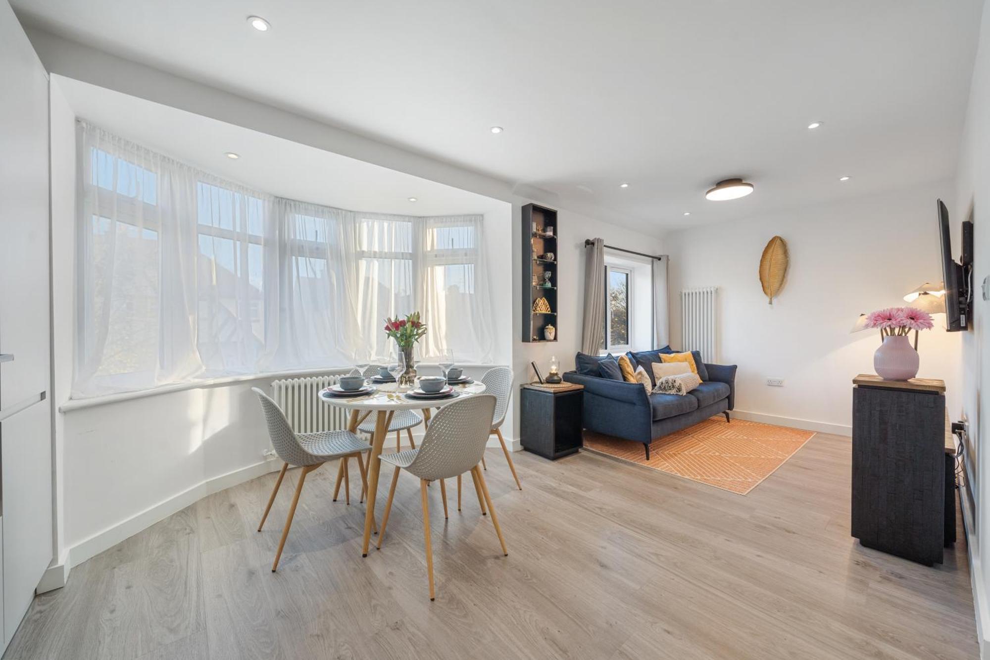 Newly Refurbished 2 Bed Flat Appartement Mill Hill Buitenkant foto