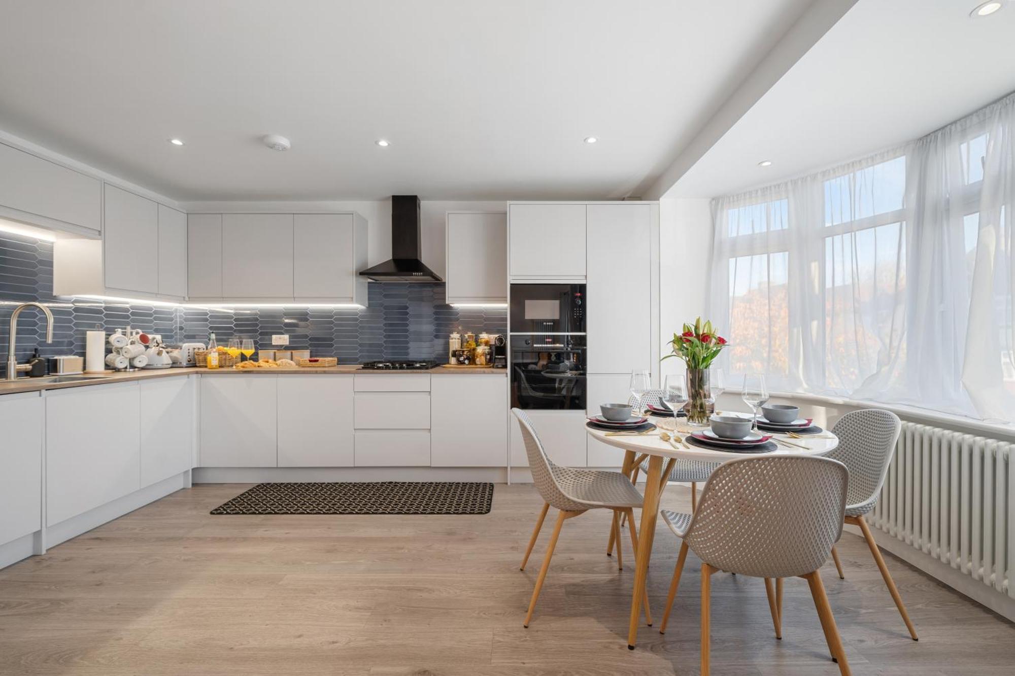 Newly Refurbished 2 Bed Flat Appartement Mill Hill Buitenkant foto