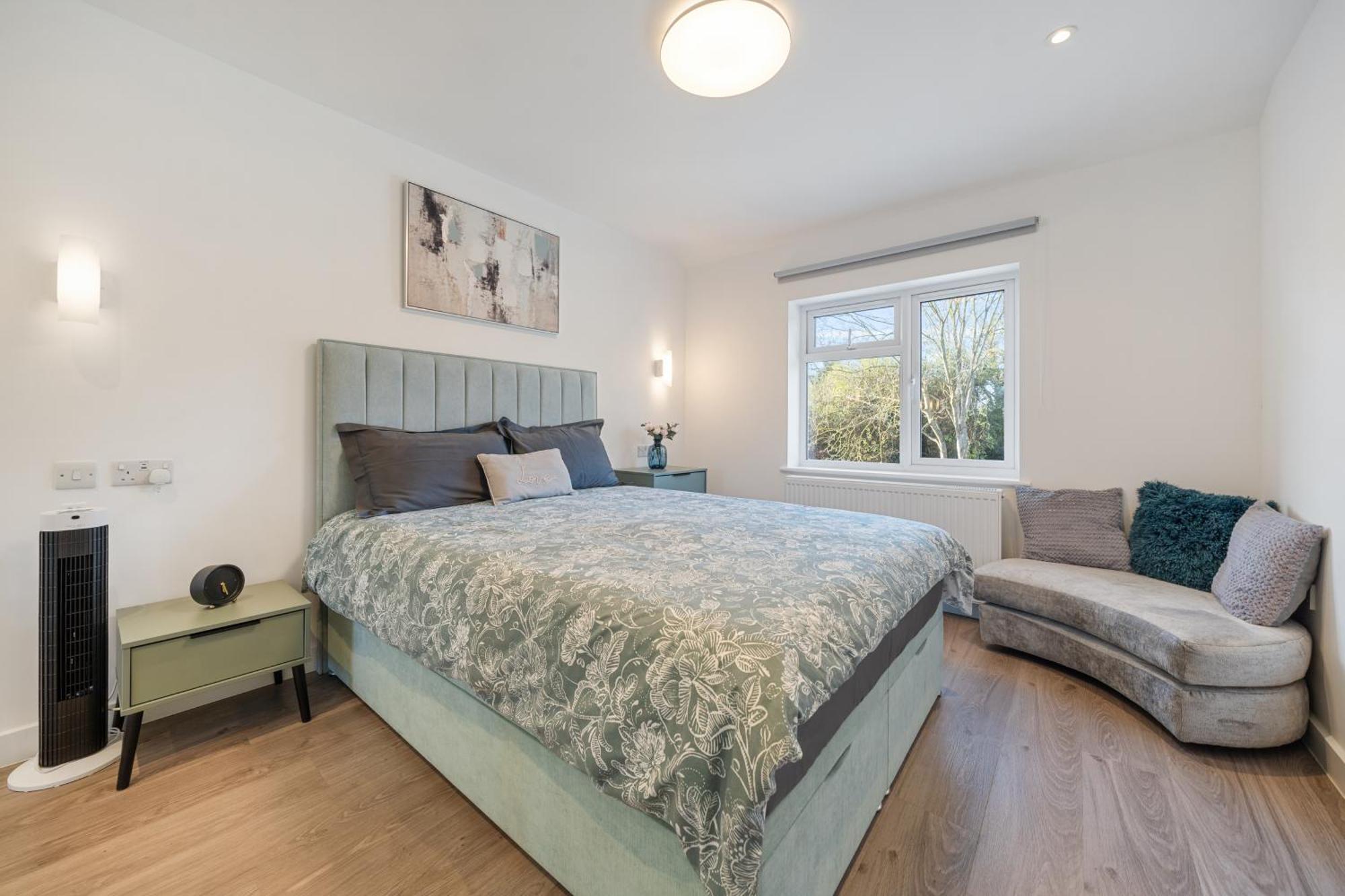 Newly Refurbished 2 Bed Flat Appartement Mill Hill Buitenkant foto