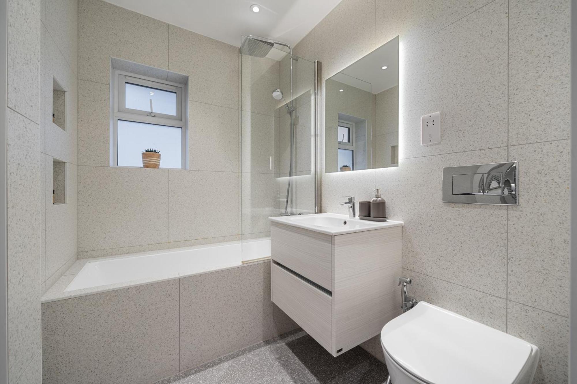 Newly Refurbished 2 Bed Flat Appartement Mill Hill Buitenkant foto